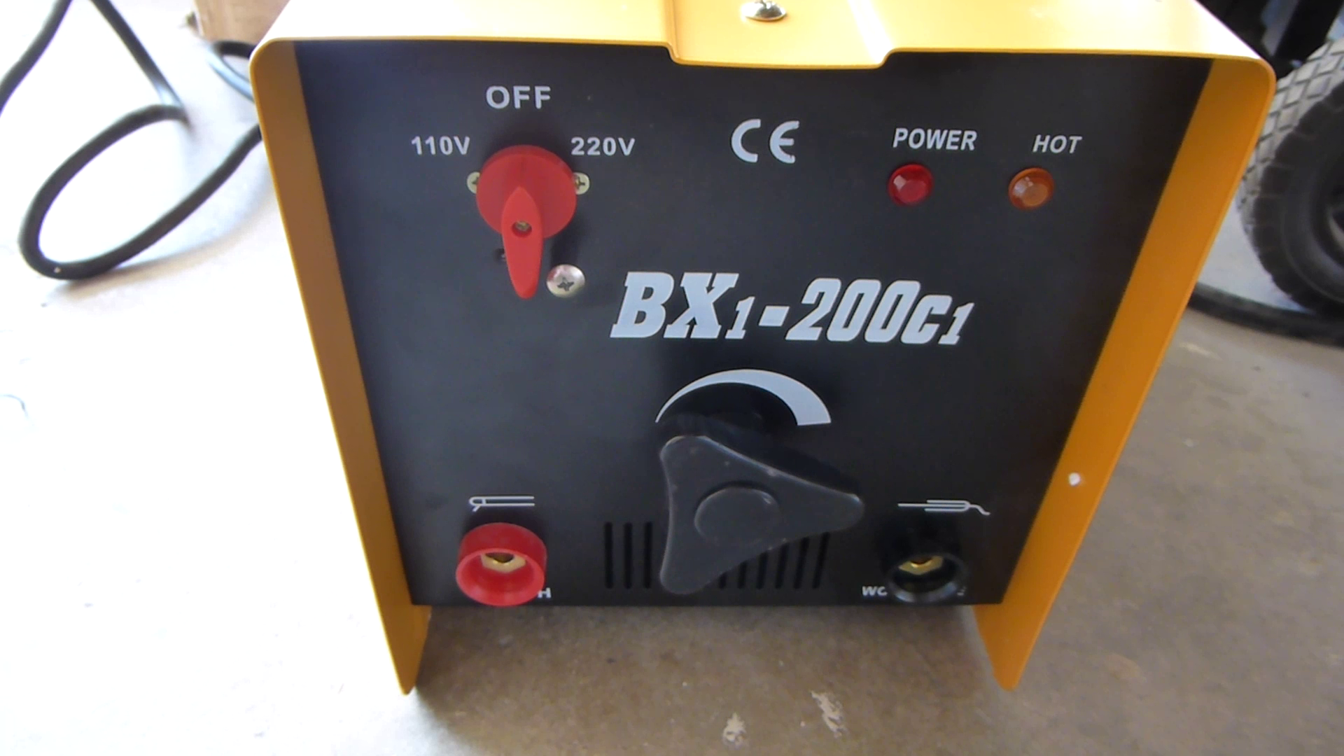 Front control panel of the BX1-200C1 200 AMP welding machine.